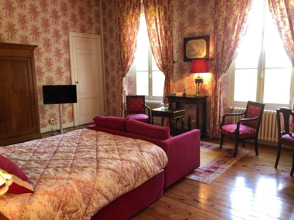 เล ช็องบร์ โดต ดู โดแมน ดู ปาชา Bed & Breakfast Beautiran ภายนอก รูปภาพ