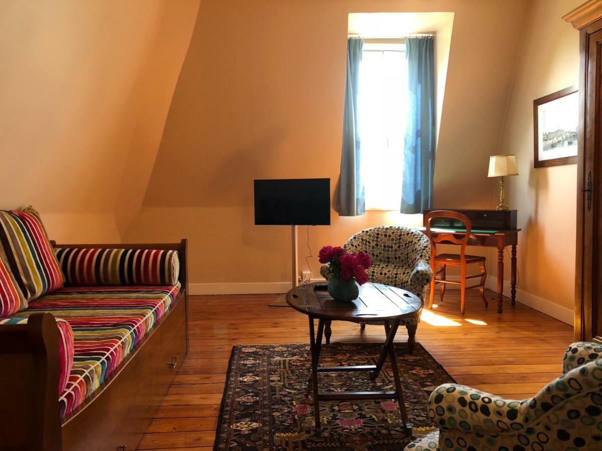 เล ช็องบร์ โดต ดู โดแมน ดู ปาชา Bed & Breakfast Beautiran ภายนอก รูปภาพ